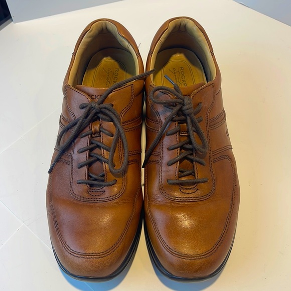 mens rockport shoes near me